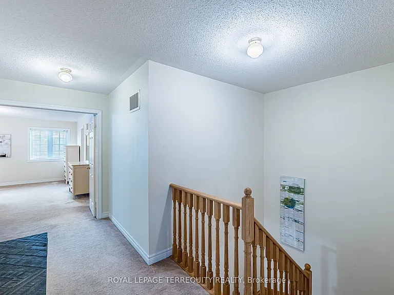3926 Candlelight Dr — Photo 34
