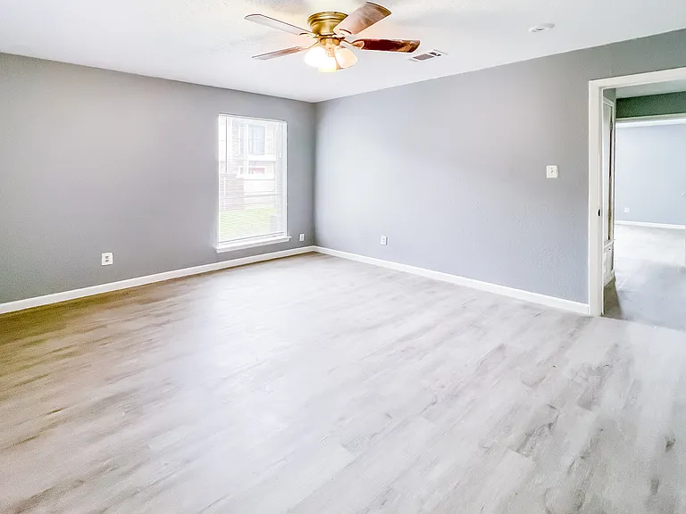 200 Uhland Rd — Photo 10