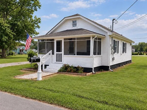 416 Chestnut St, Hebron, MD 21830