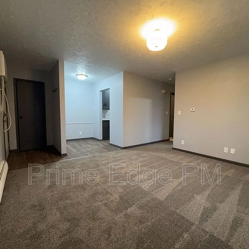 1 bed, 1.0 bath, $745 — Photo 3