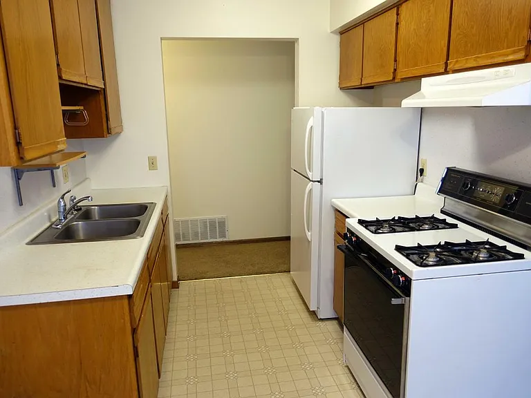 612 N 4th St #1 — Photo 6