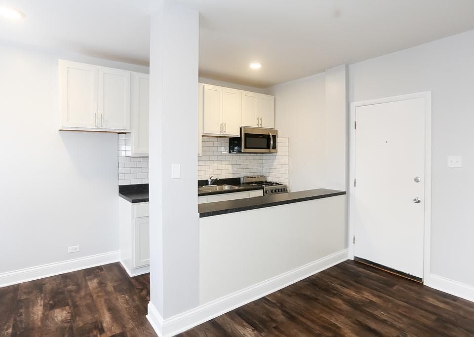 1st image of 4756 N Maplewood Ave APT 309