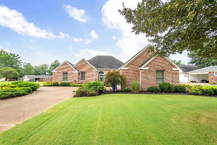 1st image of 255 Morningside Cir