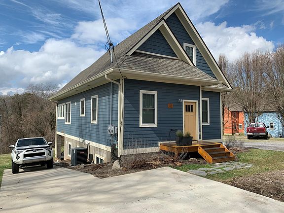 Parking in lower driveway to basement 2 bed 1 bath apartment.