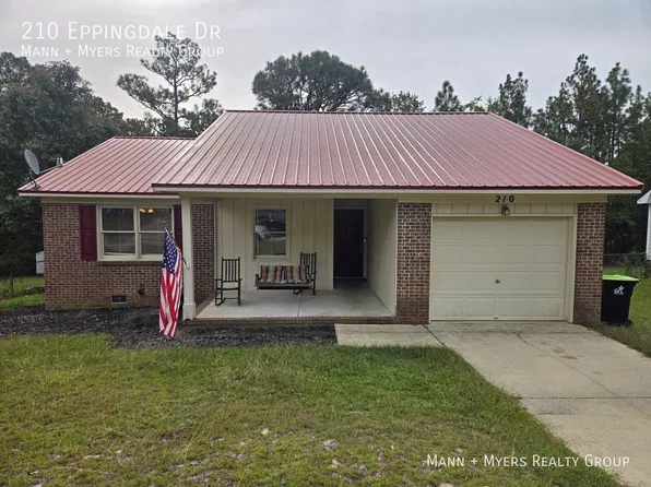 210 Eppingdale Dr, Spring Lake, NC 28390
