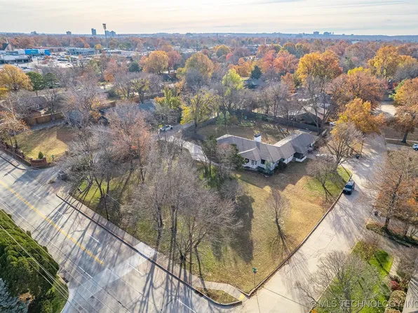 3106 S Gary Ct E, Tulsa, OK 74105