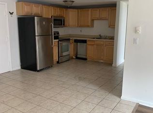 222 Stackpole St APT 10, Lowell, MA 01852