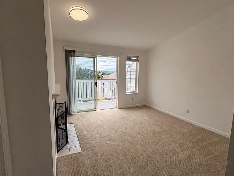 901 Sunset Blvd NE #C310 — Photo 9