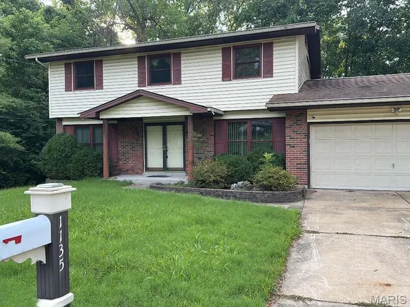 1135 Olde Saybrook Dr, Saint Charles, MO 63301
