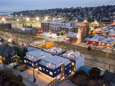 3214 15th Ave W #D, Seattle, WA, 98119