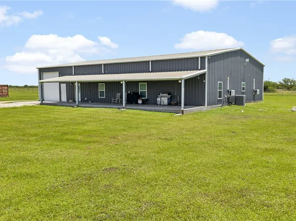 59 Leaning Oak Rd, Victoria, TX 77904