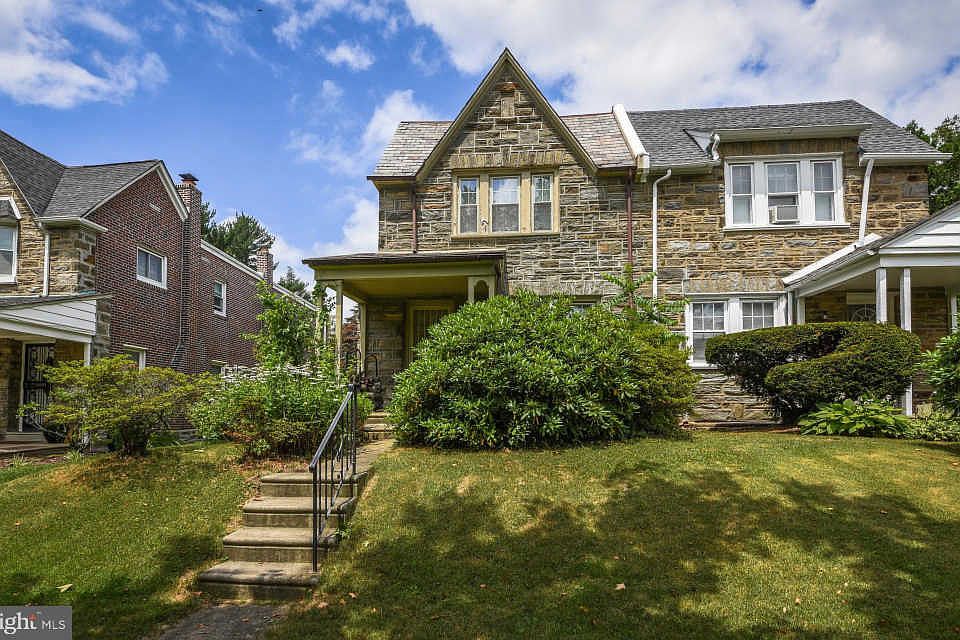 1st image of 421 E Gorgas Ln