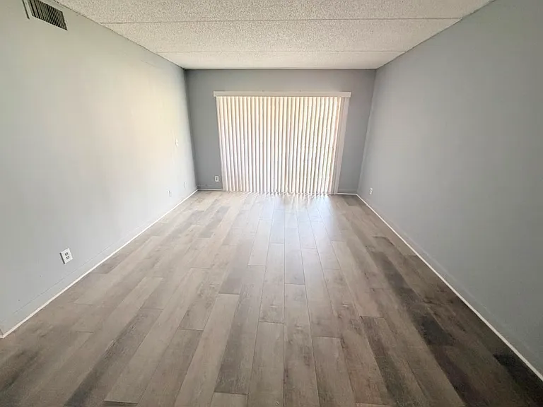 1501 Crescent Cir #C19-1 — Photo 1