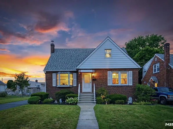 653 7th St, Lyndhurst, NJ 07071