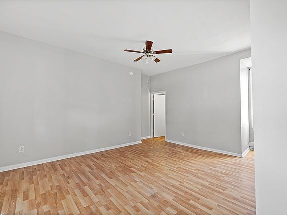 5th image of 2703 Kirkbride St APT 1R