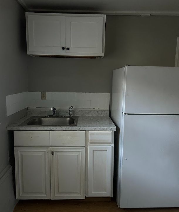2nd image of 255X W Lombard St #1