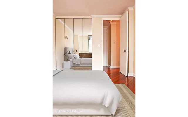 Rented by Douglas Elliman | media 23