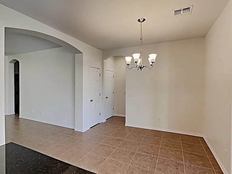 868 W Basswood Ave — Photo 9