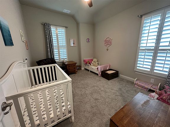 4th image of 2805 Maverick Way