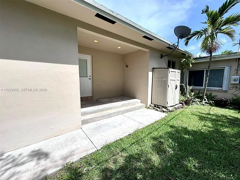 1419 Garfield St #2 — Photo 4