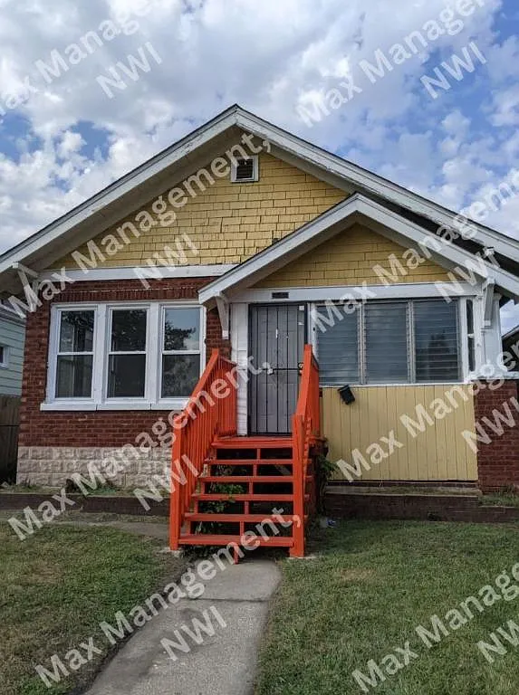 1037 Lyons St — Photo 1