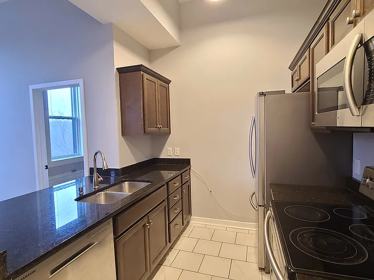 112 W Washington Blvd #324 — Photo 10
