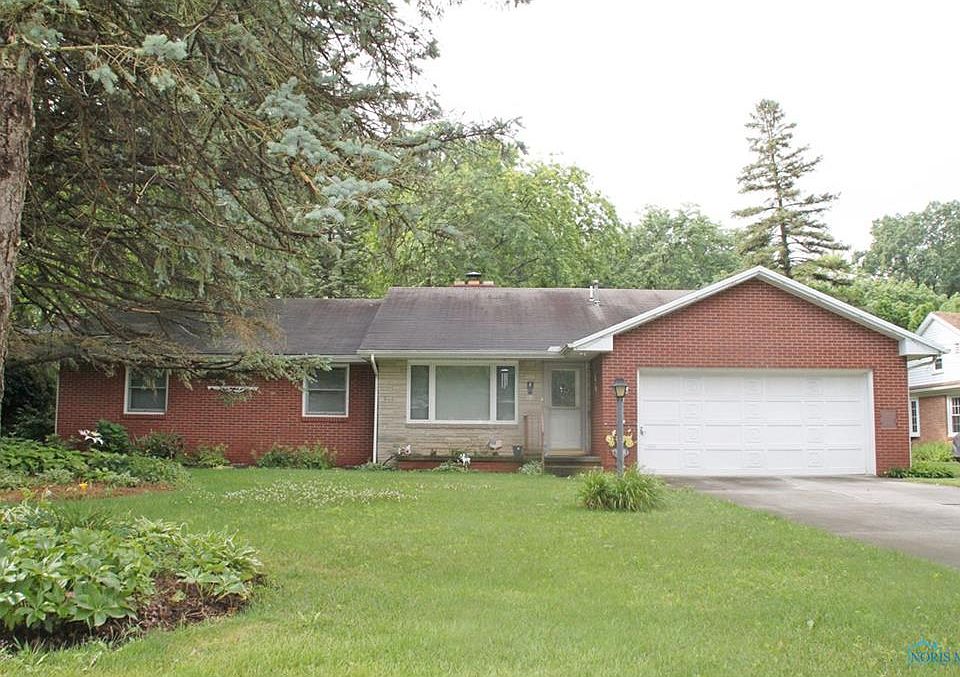 1st image of 6 Parkwood Dr