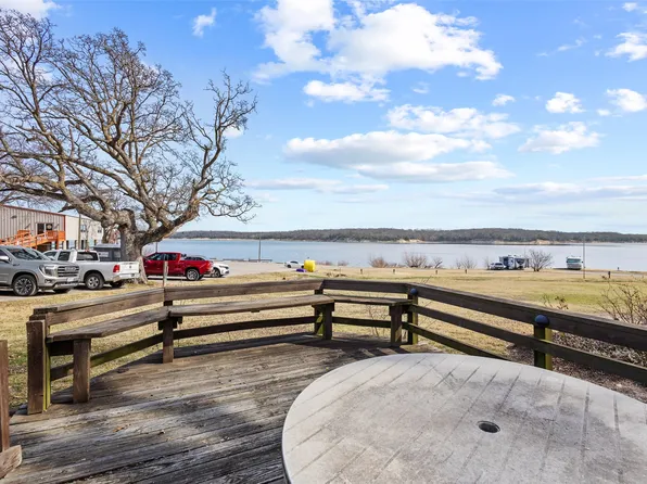 28 Air Force Dr, Pottsboro, TX 75076