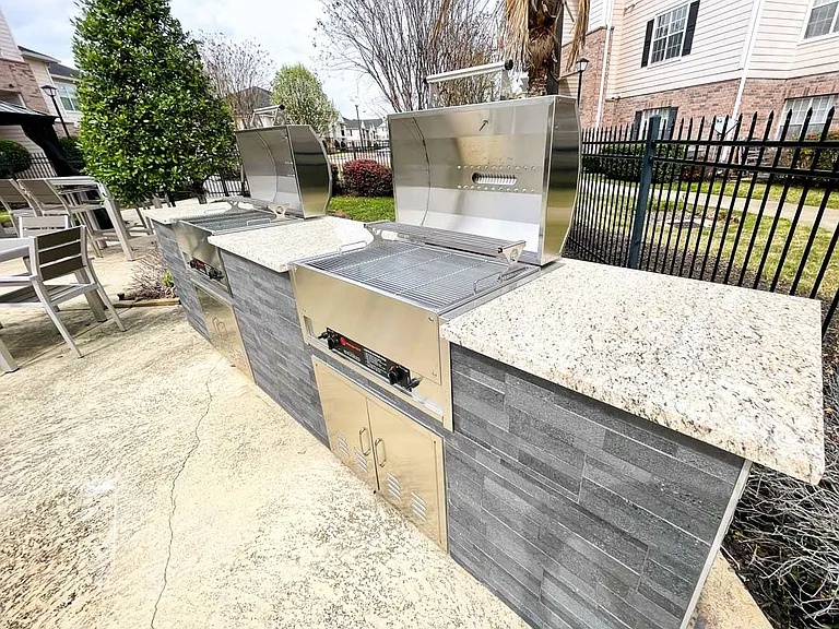 Lexington Place Apartments — Photo 10