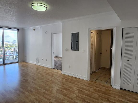 5th image of 1 Glen Royal Pkwy APT 1406