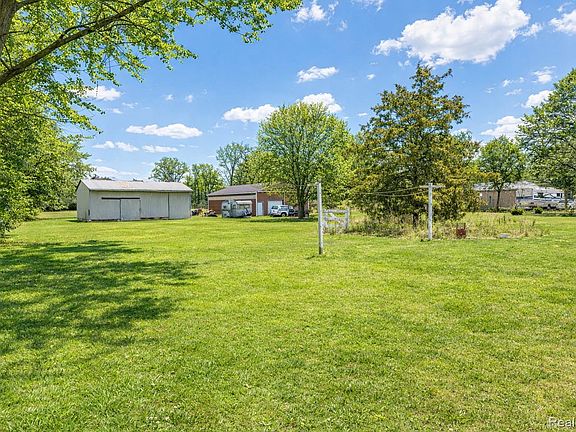 3rd image of 2190 W Maple Ave