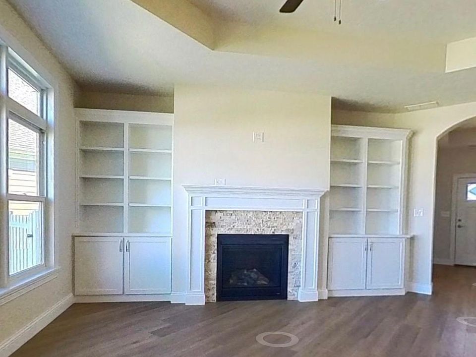 2nd image of 580 Tamarind Dr
