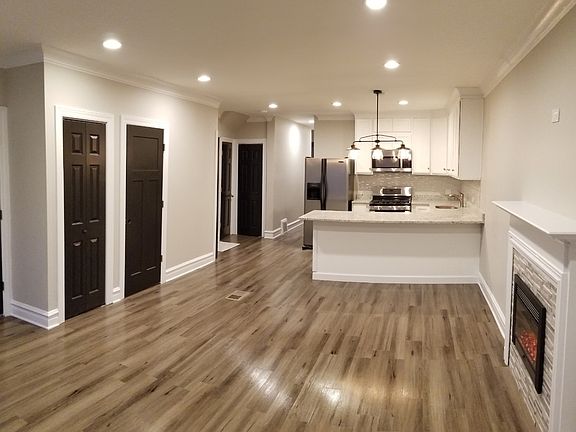 2nd image of 5509 N Christiana Ave #1