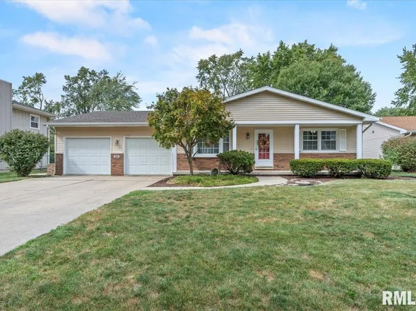 727 Magnolia Dr, Chatham, IL 62629