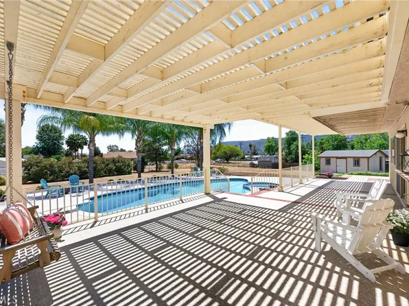 31970 Saint Pierre Ln, Lake Elsinore, CA 92530