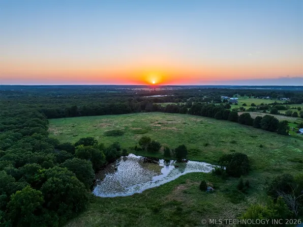 6 S 4240th Rd, Chelsea, OK 74016