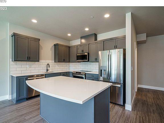 3rd image of 302 N Bridgeton Rd