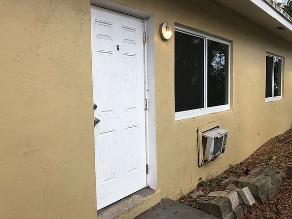 3rd image of 307 SW 11th Ave #C