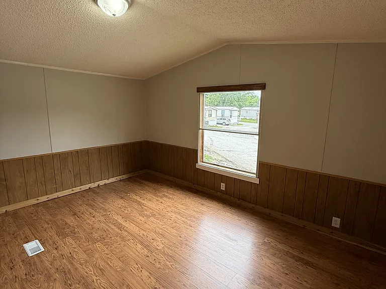 109 S West Ave #10 — Photo 2