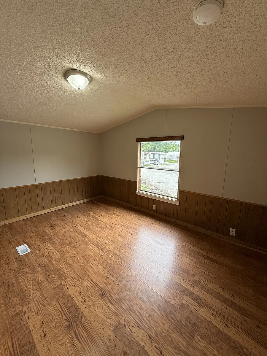 Building Photo - 109 S West Ave #10