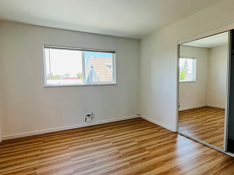 1922 Virginia St #8 — Photo 7