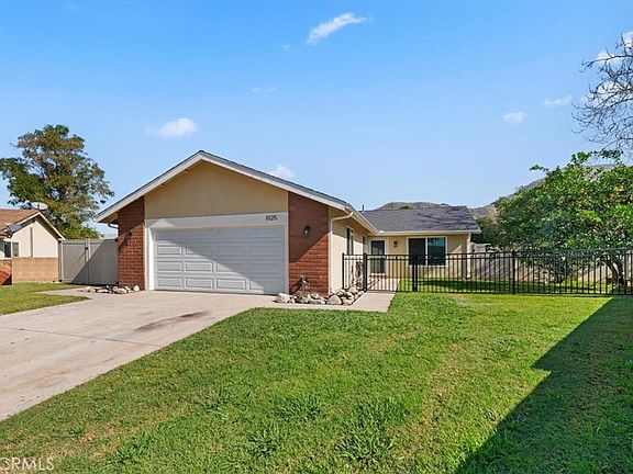 3rd image of 1025 Altura Dr