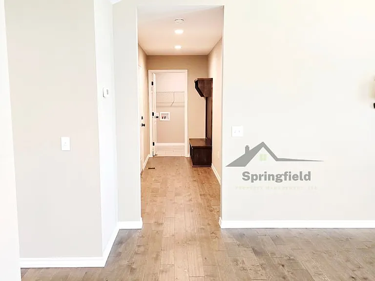 2415 E Mission St — Photo 14