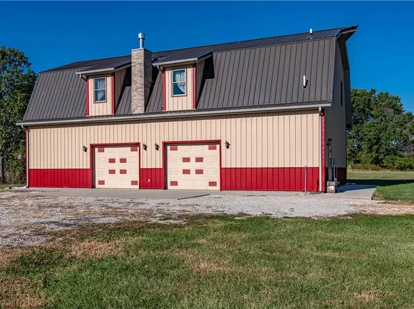 1196 County Road 625e, Sullivan, IL 61951