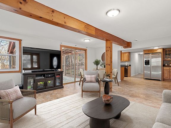 2nd image of 15 Yale Rd