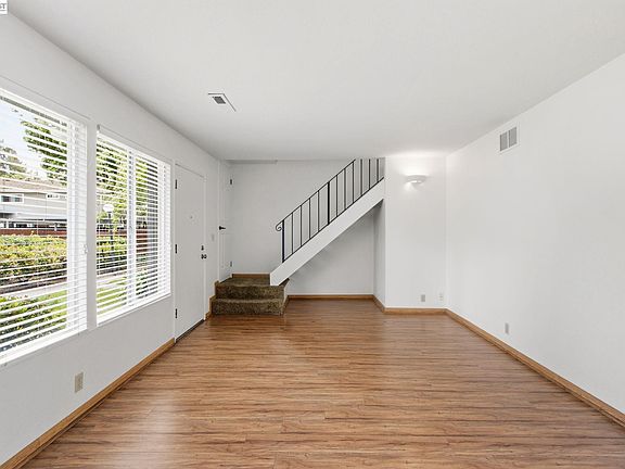 3rd image of 3002 Tonopah Cir