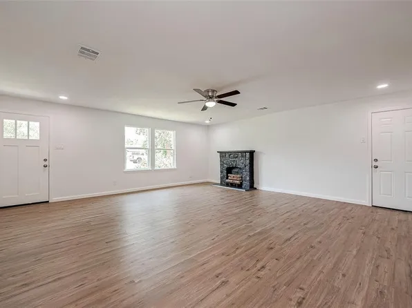 4702 Majestic St, Houston, TX 77026