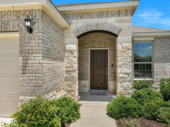 216 The Duke Dr, Jarrell, TX 76537