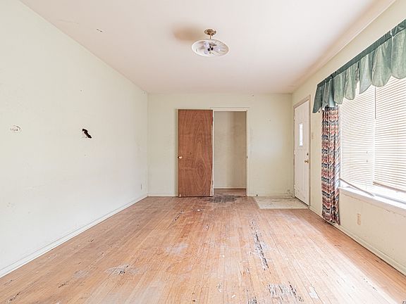 5th image of 4719 Dagmar Dr