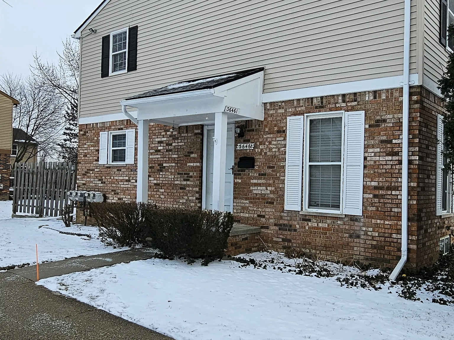 2 bed, 2.5 bath, 1320 sqft, $1,900 — Photo 2